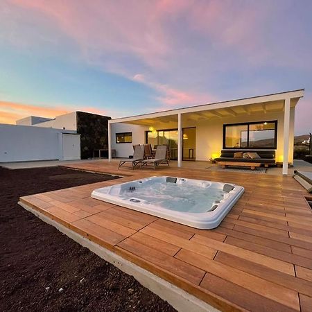 North Shore Villas Lajares, Manalari, Private Jacuzzi Zewnętrze zdjęcie