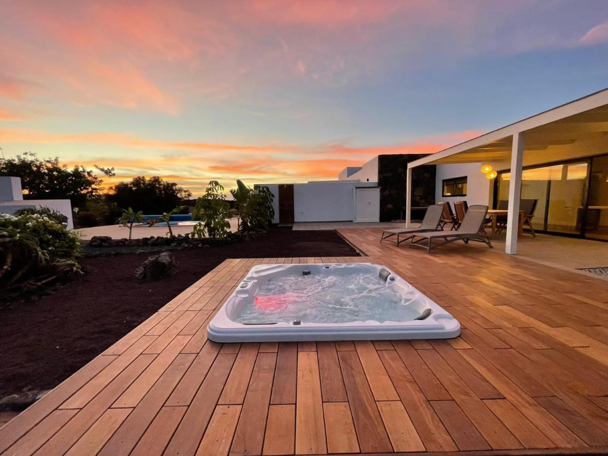 North Shore Villas Lajares, Manalari, Private Jacuzzi Zewnętrze zdjęcie